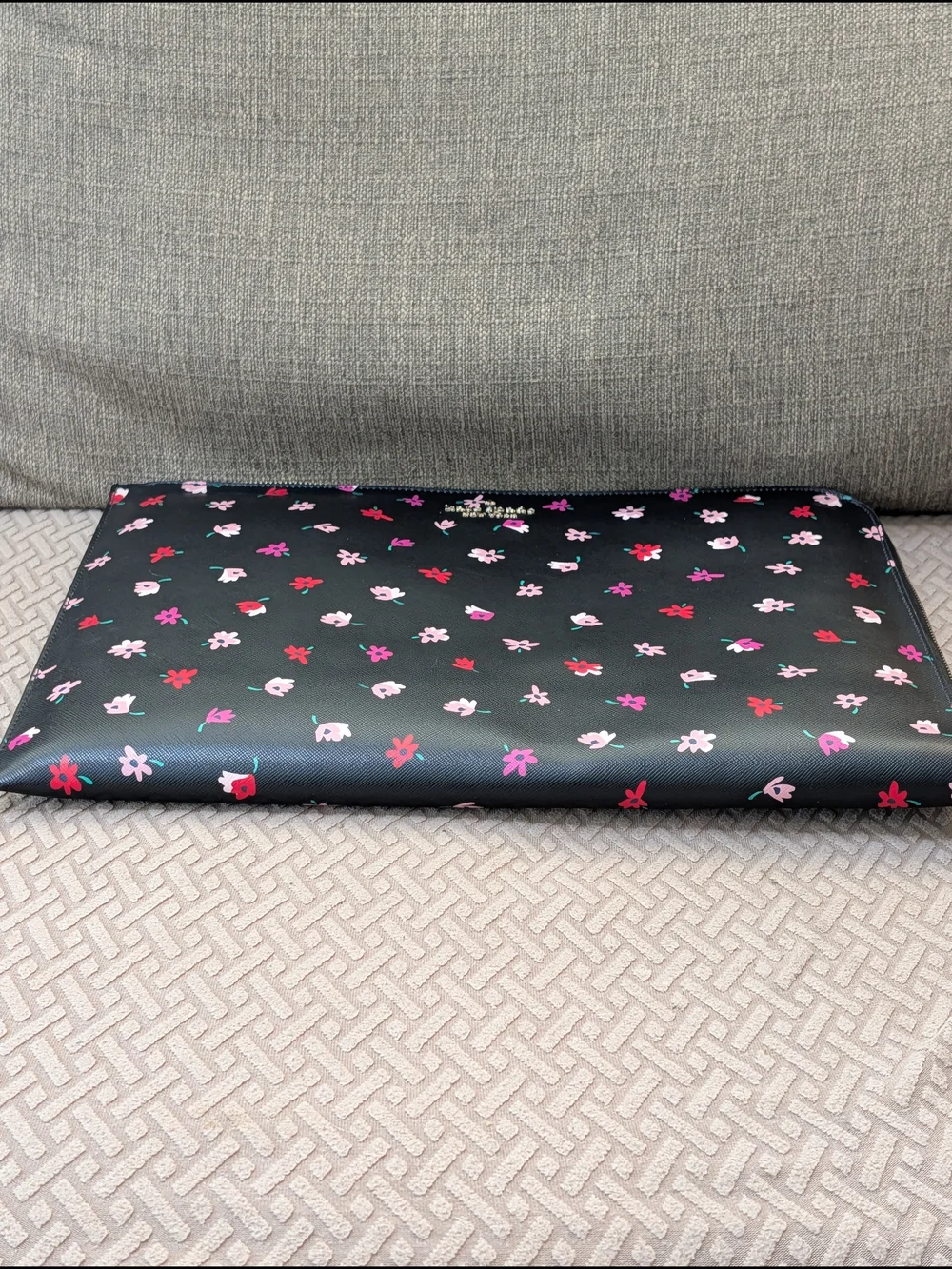 Kate Spade Staci Ditsy Buds Universal Laptop Bag NWOT